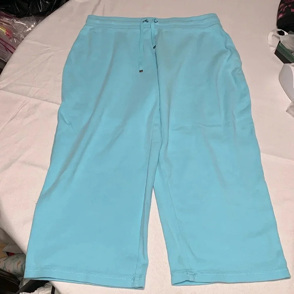 LIZ CLAIBORNE Capri Women’s Pants, excellent condition. - Picture 1 of 3